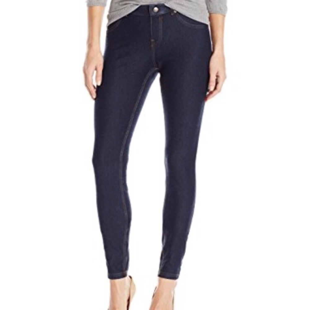 Hue Denim Skimmer dark wash jeans never worn